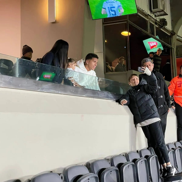 Enzo Fernandez, presente en el Monumental viendo River - The Strongest