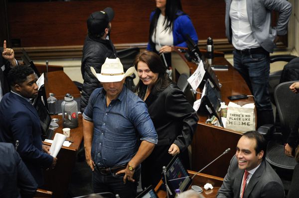 fotos de congresistas por caia de uso recreativos