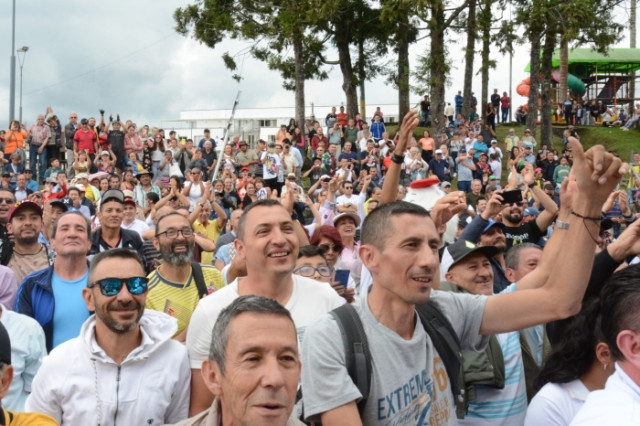 ‘Superman’ Lopez logra en Manizales su septima victoria en la Vuelta a Colombia