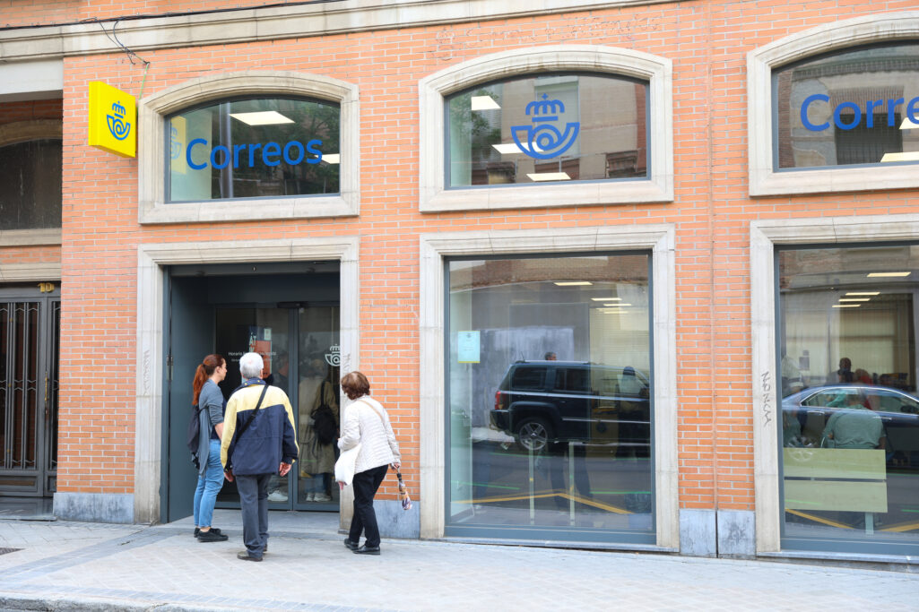 fotografo: Jose Gonzalez [[[PREVISIONES 20M]]] tema: Elecciones. Voto por correo. Correos