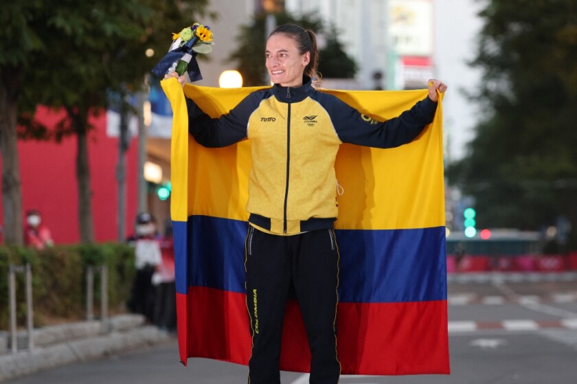Lorena Arenas, atleta colombiana de marcha, tras ganar medalla de plata en los Juegos Olimpicos de Tokio 2020
