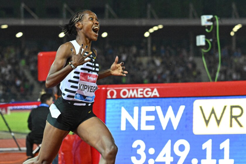 Faith Kipyegon, atleta keniana, quien impuso record mundial en los 1.500 metros