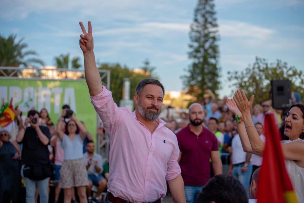 El lider de Vox y candidato a presidir el Gobierno, Santiago Abascal, a su llegada a un acto de precampaña electoral en Torrevieja (Alicante)
