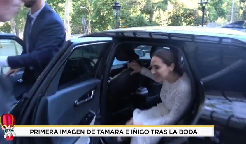 Tamara Falco llega al hotel tras la fiesta.