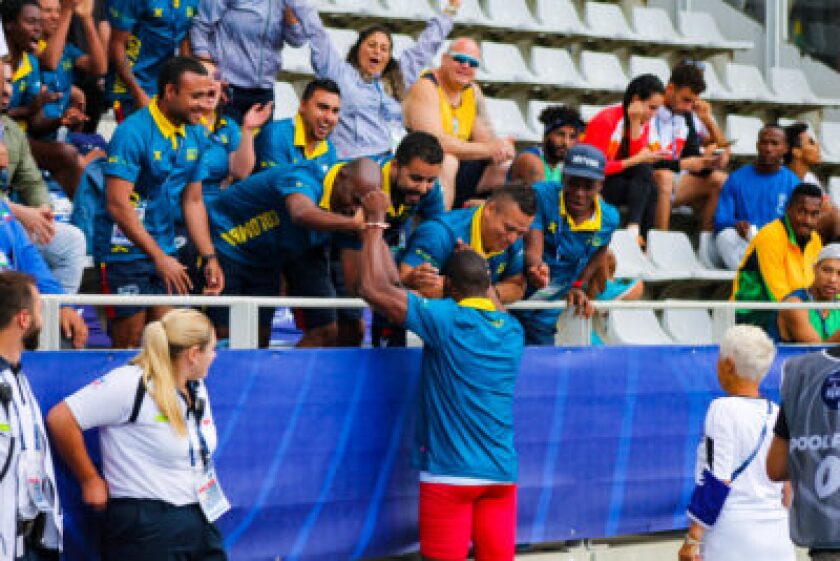 Atleta colombiano celebrando en el Mundial de Para Atletismo Paris 2023.