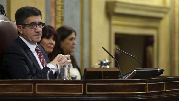 El presidente del Congreso, Patxi Lopez, durante la sesion de investidura del lider del PSOE.