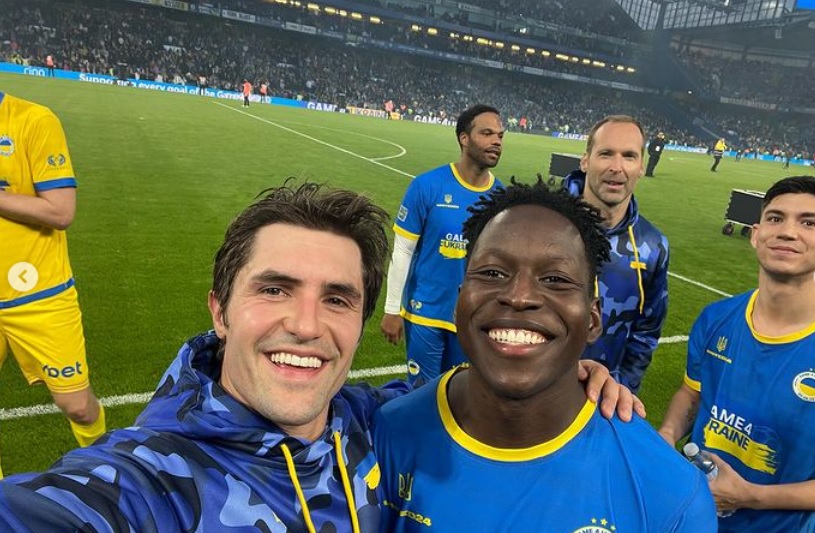 Phil Dunster y Toheeb Jimoh - Ted Lasso