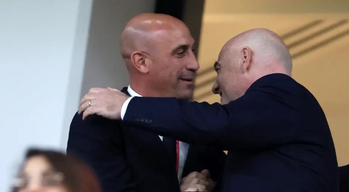 Con la suspension de tres meses a Rubiales y la prohibicion de contactar con Jennifer Hermoso y su entorno, la FIFA se adelanta a una decision inmediata y provisional que buscaba el Consejo Superior de Deportes.