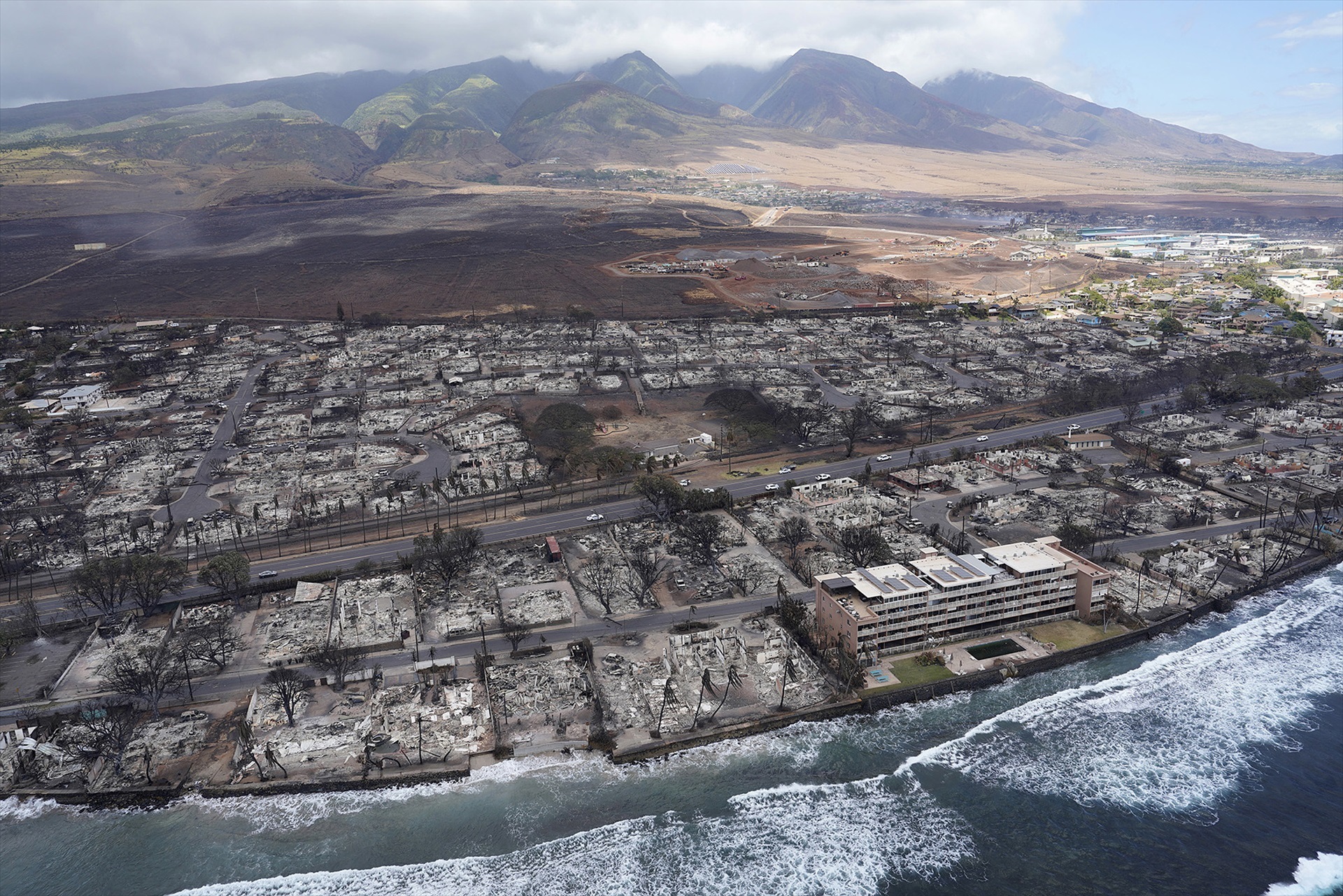 August 10, 2023, Lahaina, Hawaii, USA: Aerial view of the destruction of Lahania town is seen Thursday, in Maui. The historic town of Lahaina has been devastated. Destroyed homes and buildings surround the area in the aftermath of the fire. The death toll has risen to 55 people in the catastrophic Hawaii wildfires, officials said Thursday. (Kevin Fujii/Civil Beat/ZUMA Press Wire) Europa Press/Contacto/Kevin Fujii 11/8/2023