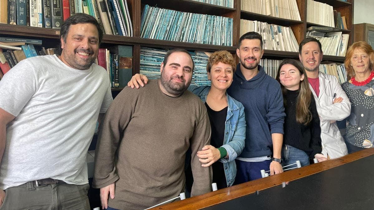 Dos argentinos lideran ensayo clinico de nuevo tratamiento contra un tipo de cancer de cerebro - este medio