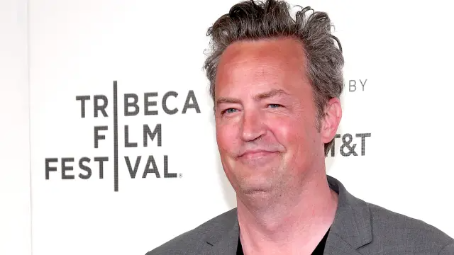 Conforme avanzan las horas se van conociendo nuevos detalles de la inesperada muerte del actor Matthew Perry, una de las estrellas de la serie Friends, cuyo cadaver fue encontrado este sabado en el jacuzzi de su casa en Los Ángeles.
