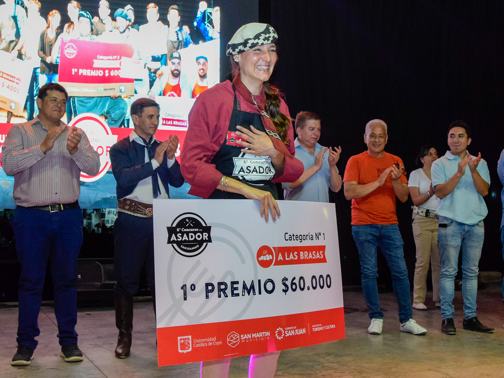 2023-11-26 TURISMO Y CULTURA: La sexta edicion de la Peña del Asador hizo historia al coronar por primera vez a una mujer