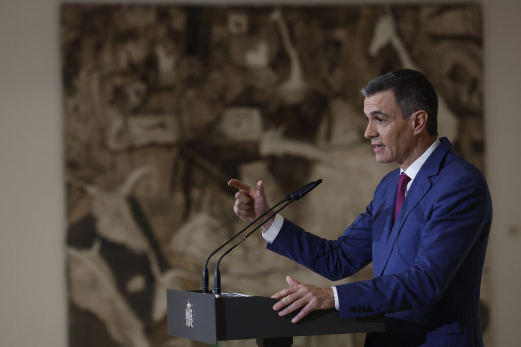 El presidente del gobierno, Pedro Sanchez, realiza declaraciones tras la reunion Consejo de Ministros este miercoles en el palacio de la Moncloa en Madrid.