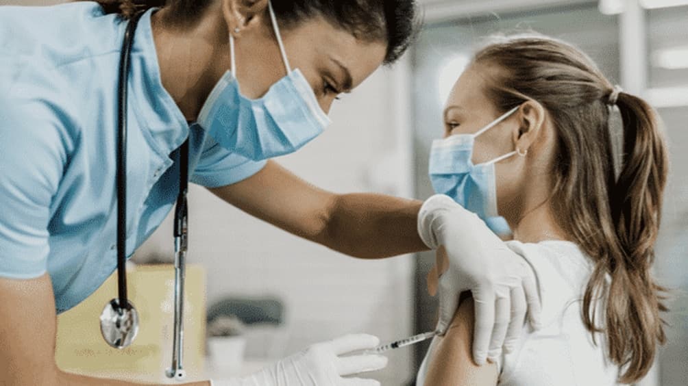 La Anmat autorizo el uso de una nueva vacuna contra los 20 serotipos responsables de la neumonia - este medio