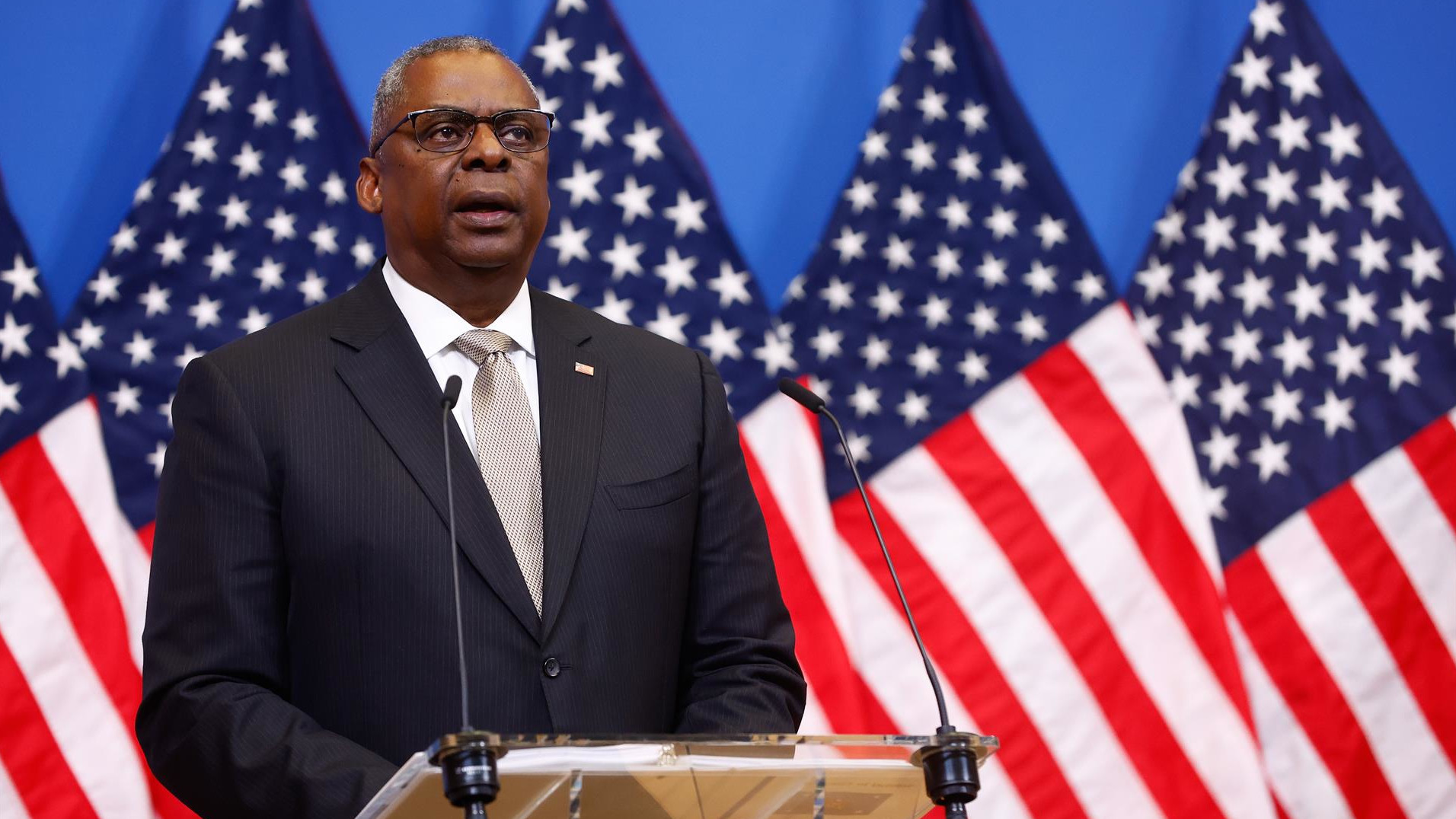 El secretario de Defensa de EE UU, Lloyd Austin, tras una reunion de la OTAN sobre Ucrania, en Bruselas.