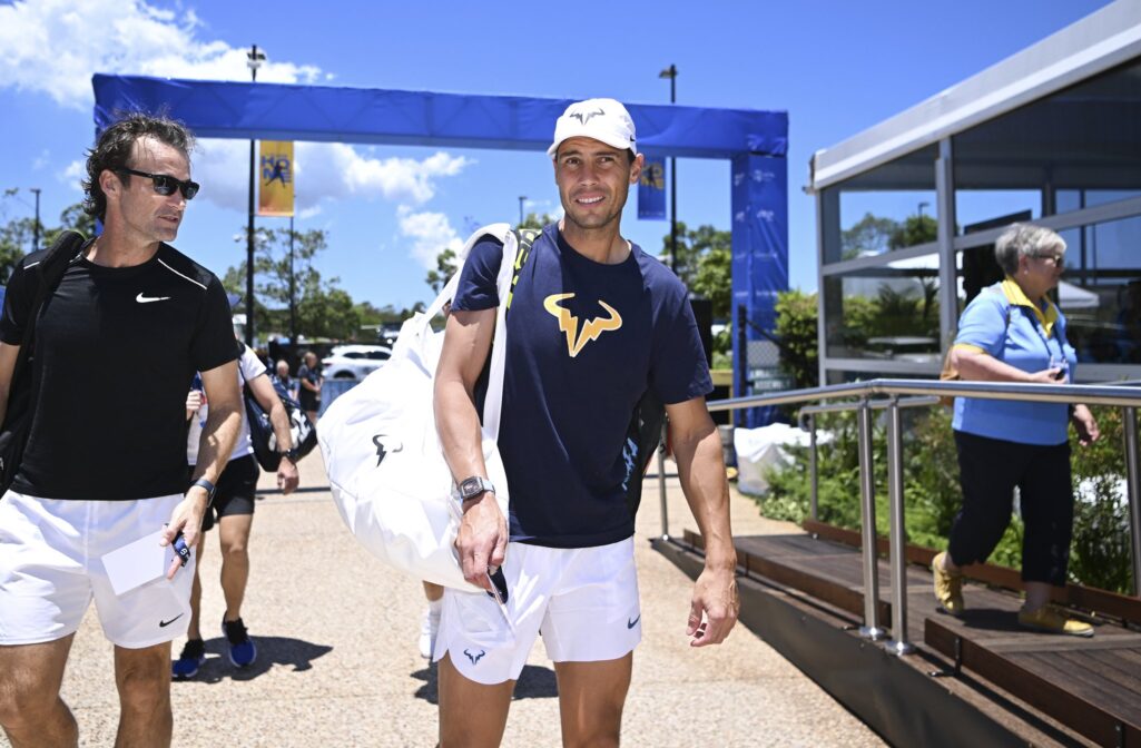 Rafa Nadal, en su llegada a las pistas de entrenamiento de Brisbane.