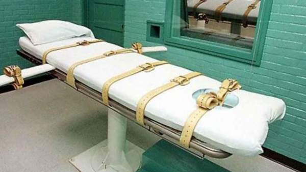 Una camilla preparada para administrar la inyeccion letal, en una imagen de archivo.