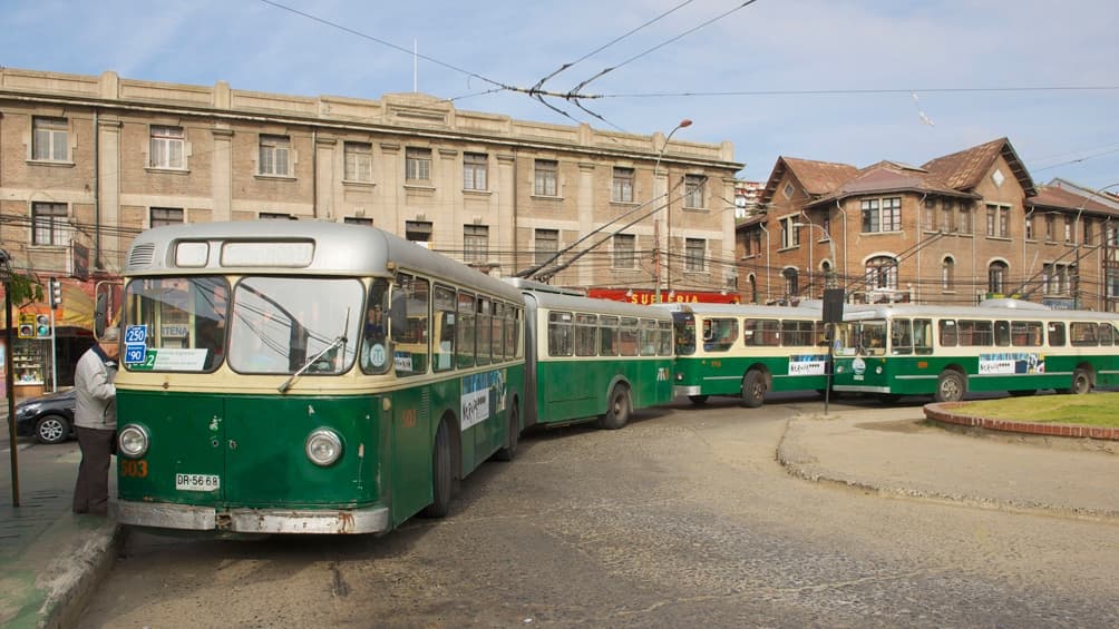 El aporte de los buses electricos para reducir costos y mitigar el cambio climatico - este medio