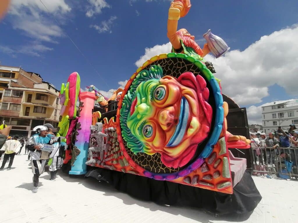 mejores carrozas del desfile magno