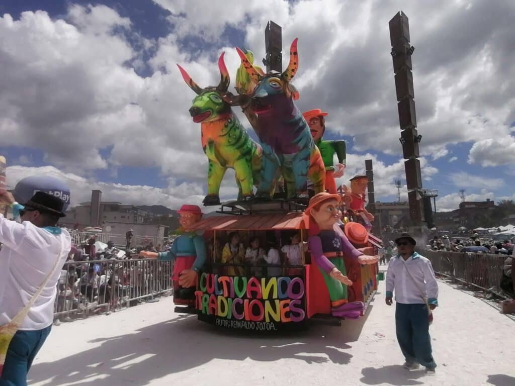 mejores carrozas del desfile magno