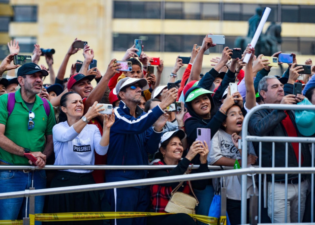 las estrellas del ciclismo brillaron sobre Tunja en la presentacion
