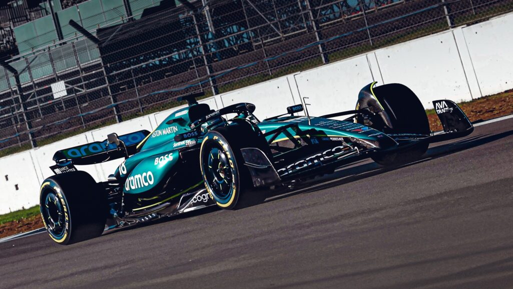 El AMR24 rueda en Silverstone