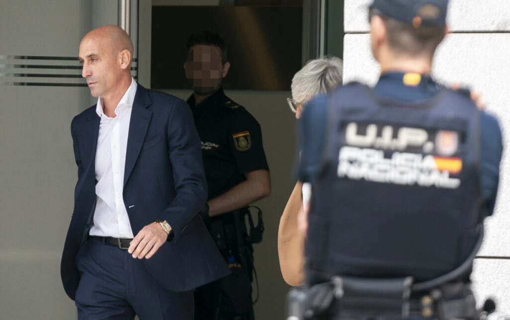 Luis Rubiales sera detenido cuando vuelva a España por contratos irregulares