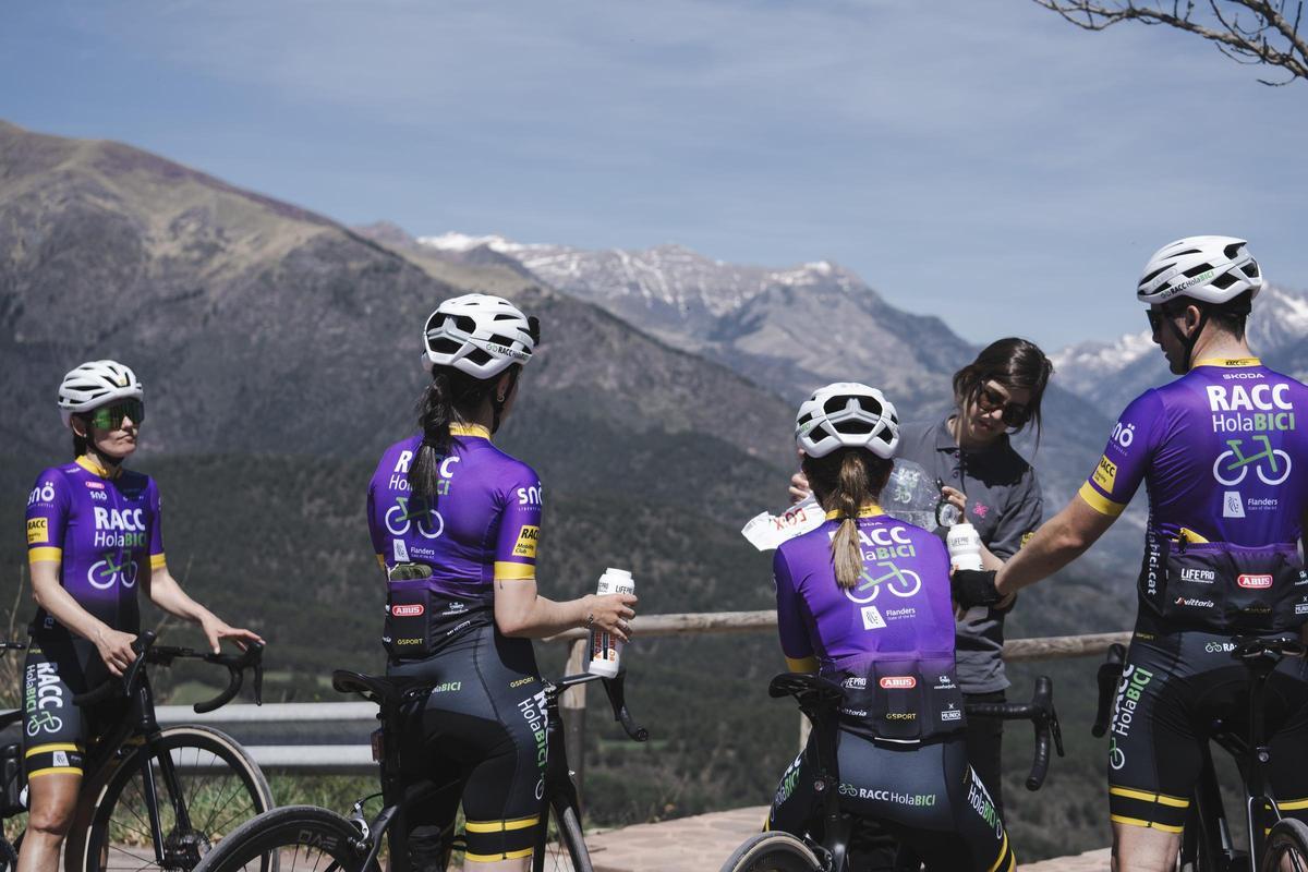 Un avituallamiento durante el stage en la Vall de Boi.