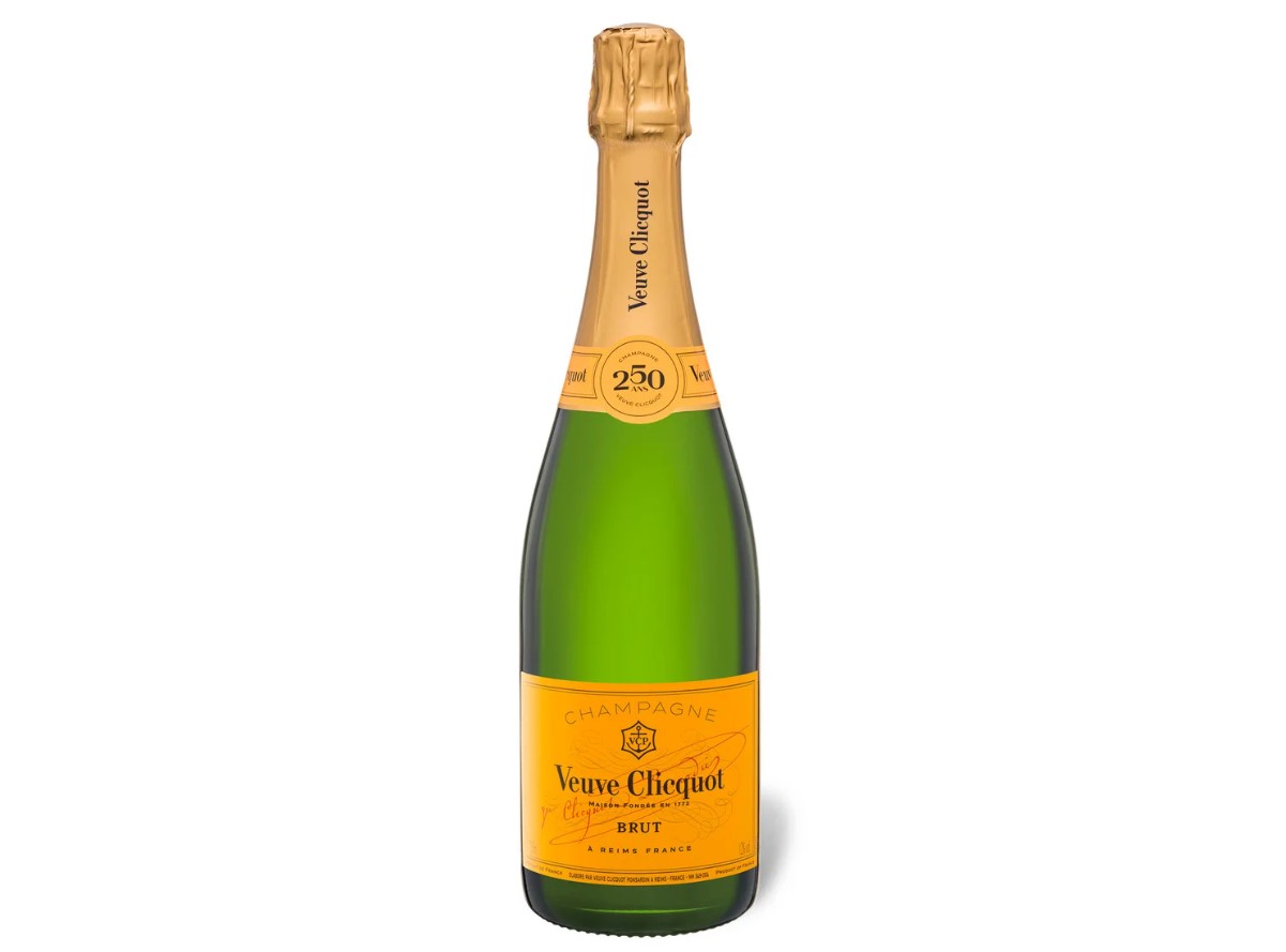 Botella de Veuve Clicquot, con su distintiva etiqueta naranja.