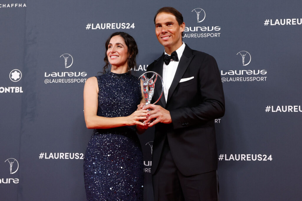 MADRID, 22/04/2024.- El tenista español Rafael Nadal (d) posa junto a su mujer, Xisca Perello (i), tras recibir el galardon Premio Laureus