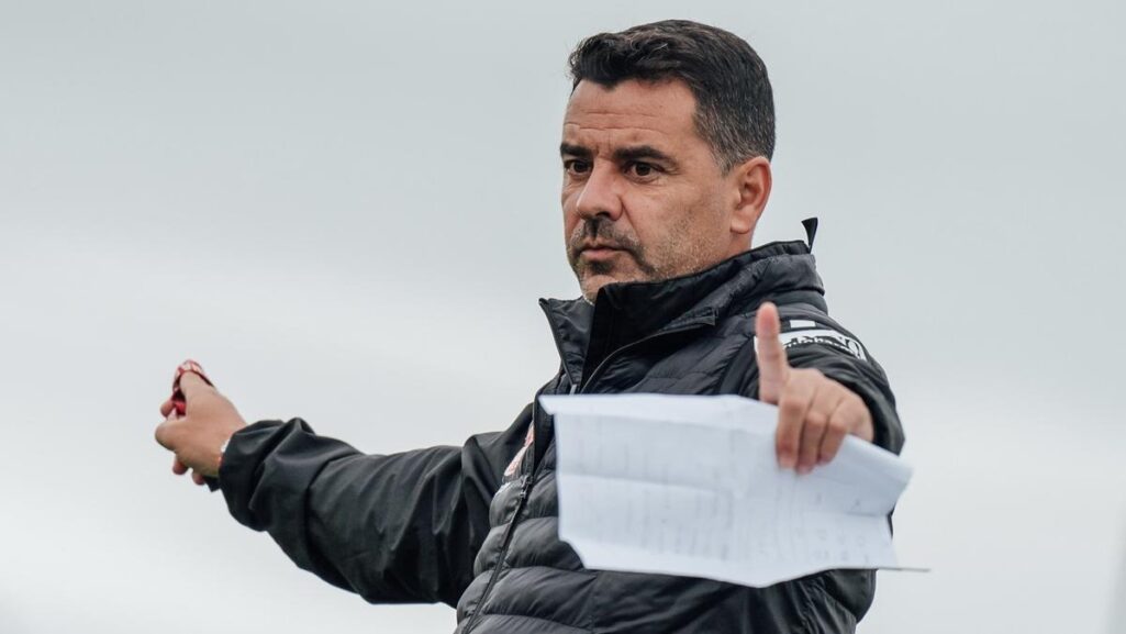 Michel, el tecnico del Girona, en un entrenamiento en La Vinya, la ciudad deportiva del club.
