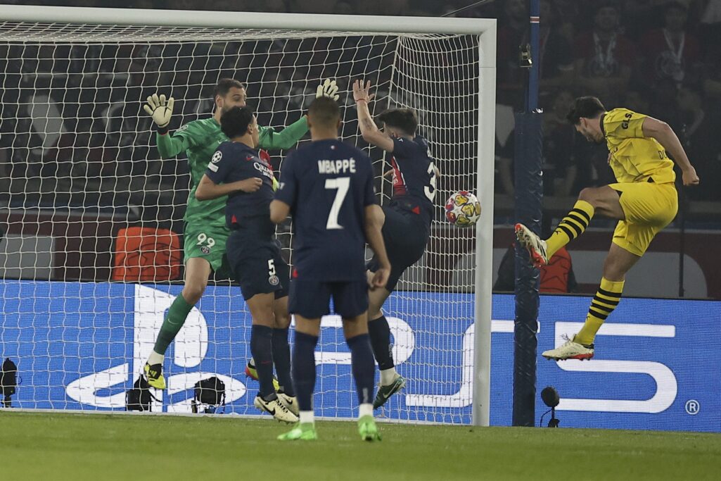 Mbappe, durante la accion del gol del Borussia ante el PSG en la vuelta de semifinales de Champions.