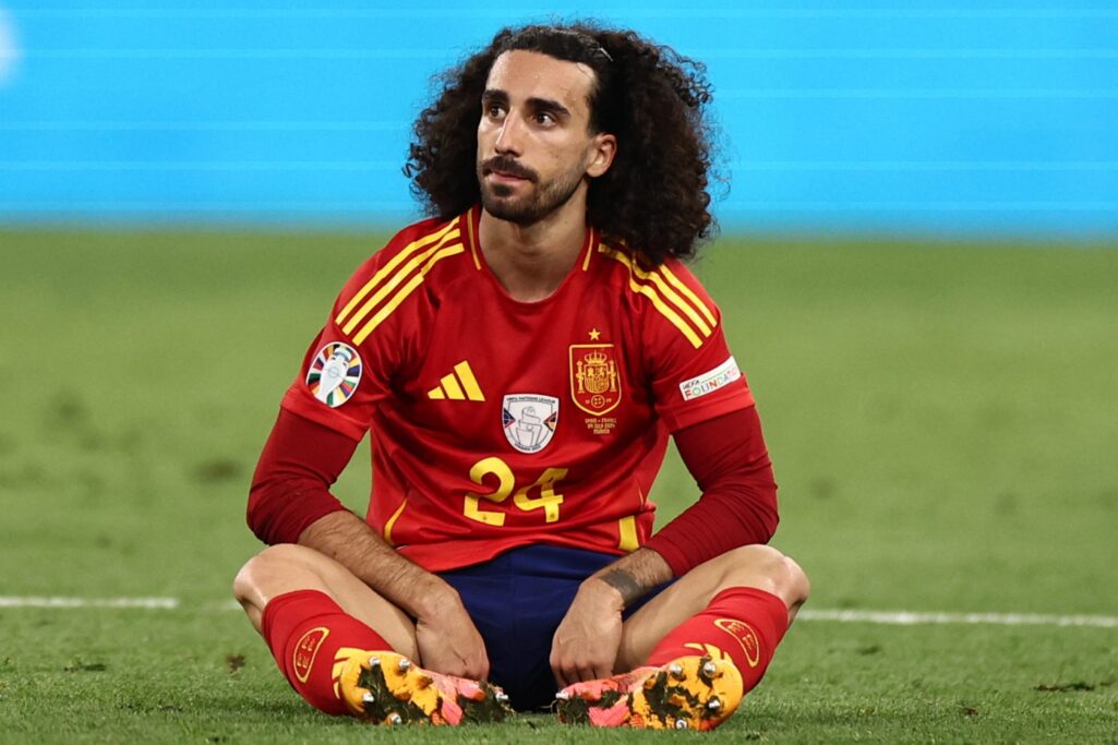 Marc Cucurella en el partido ante Francia.
