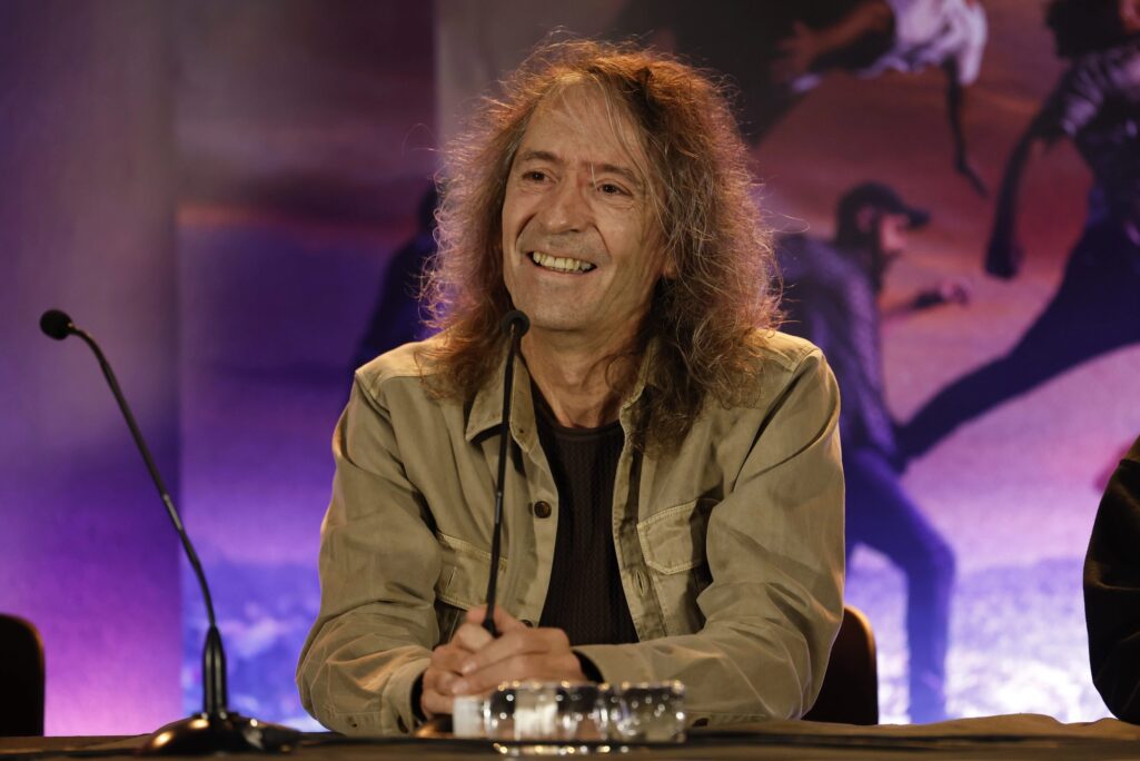 Robe Iniesta sonrie durante la presentacion del disco