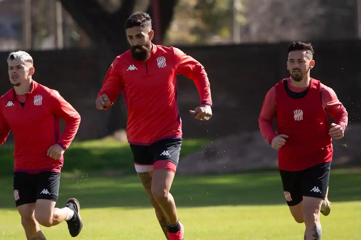 1200x800_enfocados-plantel-santo-se-entrena-mirada-puesta-duelo-domingo-contra-arsenal-1100020-134058.webp.webp